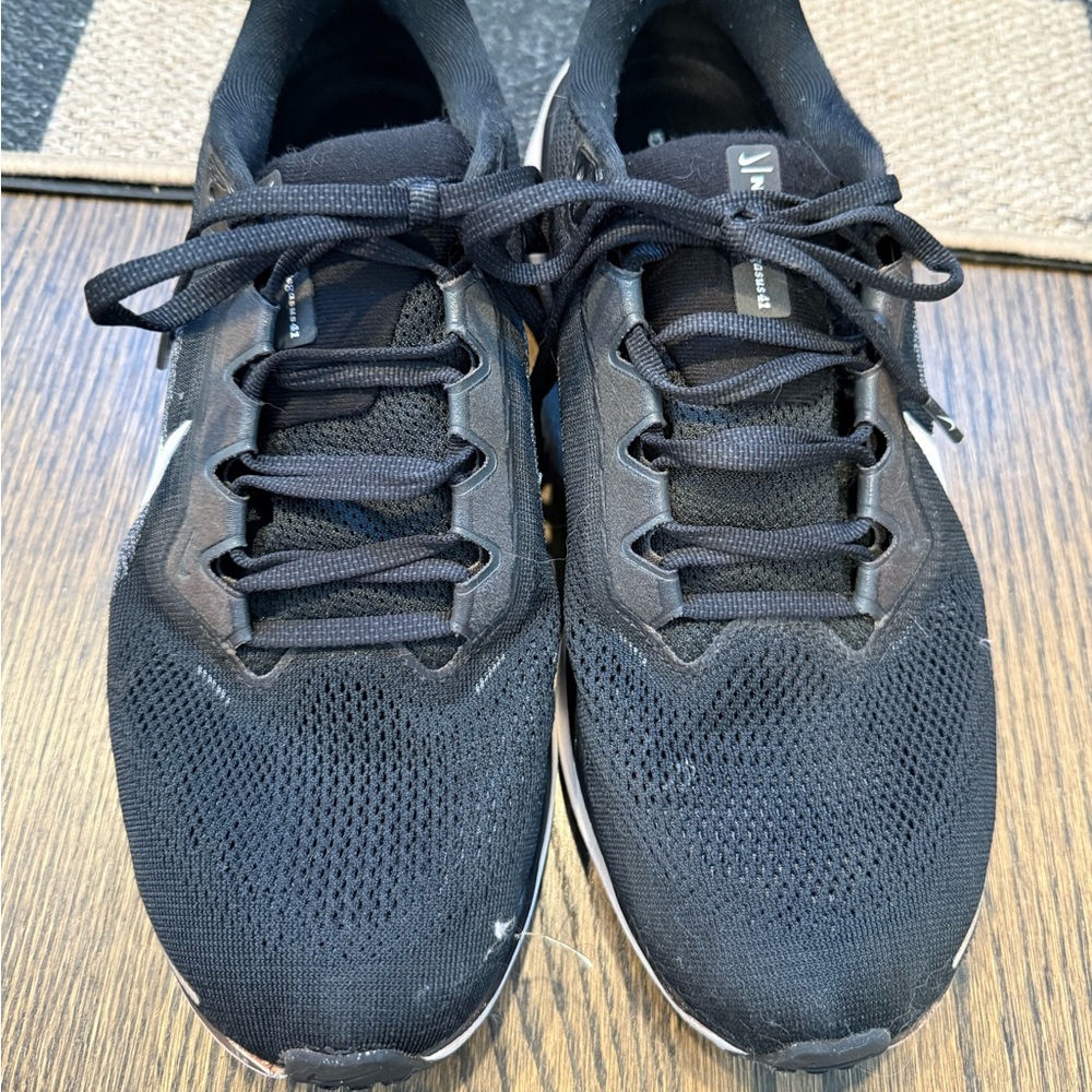 Nike Black Athletic Shoes